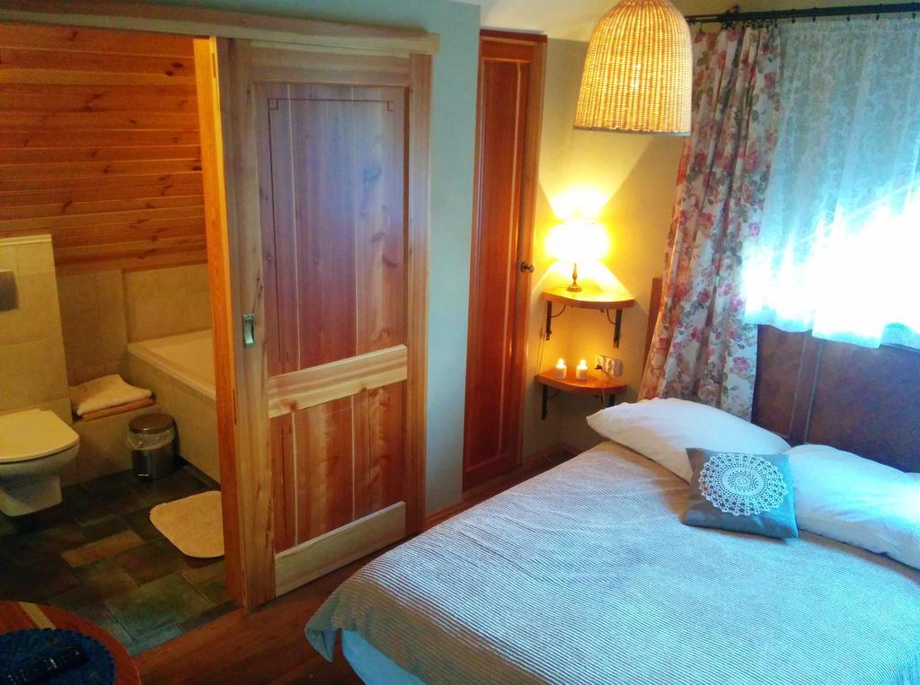 Bed and Breakfast Dom Na Rozcesciu Koniaków Habitación foto